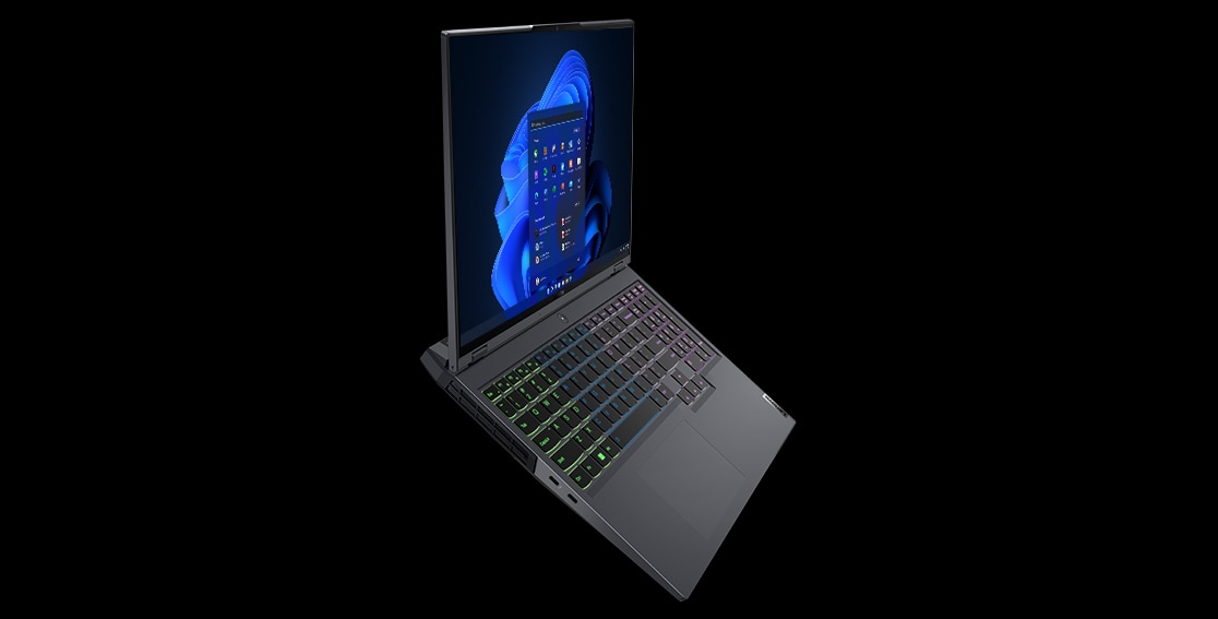 Vue latérale arrière du capot inférieur de l’ordinateur portable de gaming Lenovo Legion 5i Pro Gen 7 (16'' Intel), montrant les évents