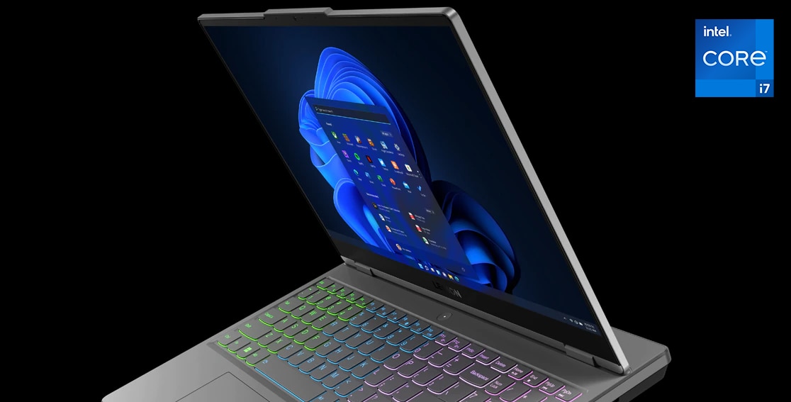 Legion 5 Gen 7 (15 '' Intel) en Storm Grey, face avant gauche, Windows 11 à l’écran, badge Intel® Core™ i7 
