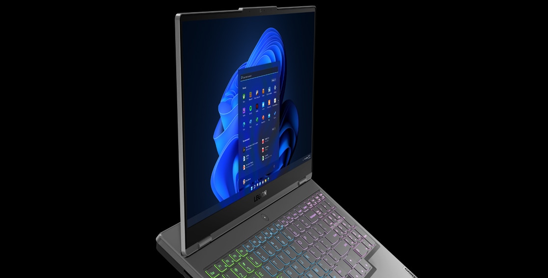 Legion 5 Gen 7 (15'' Intel) en Storm Grey, face avant droite avec Windows 11 à l’écran
