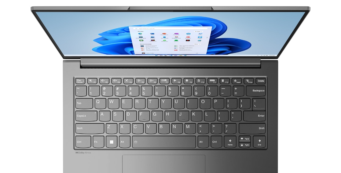 Vue de dessus de l'ordinateur portable Lenovo Yoga Slim 7i Pro 7 Gen 7 montrant le clavier et l’écran