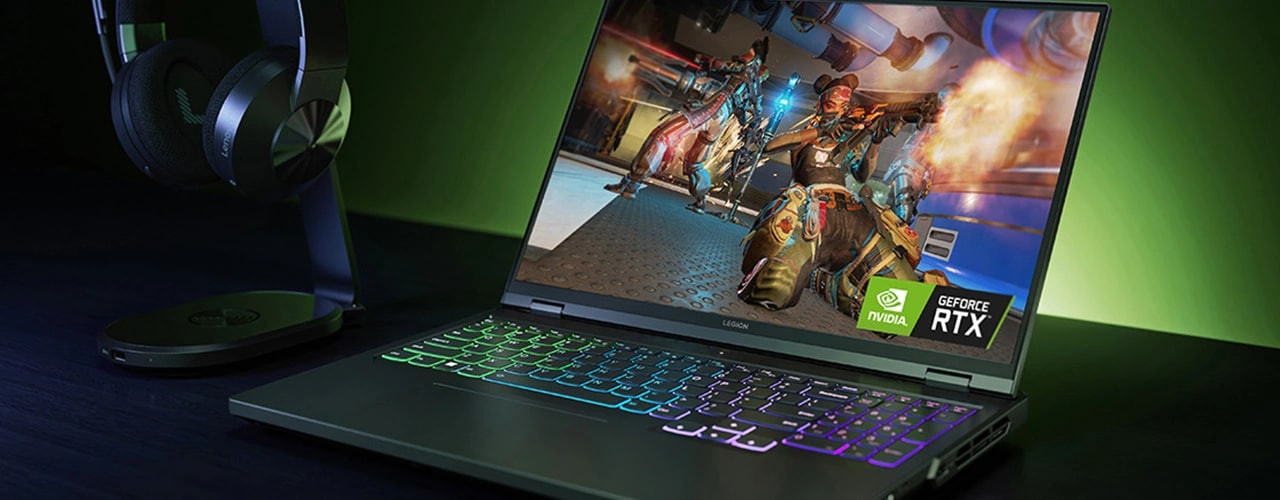 Bannière pour le Xbox Game Pass, disponible gratuitement pendant trois mois avec tous les portables Lenovo, dont le Lenovo Legion Pro 7 Gen 8 