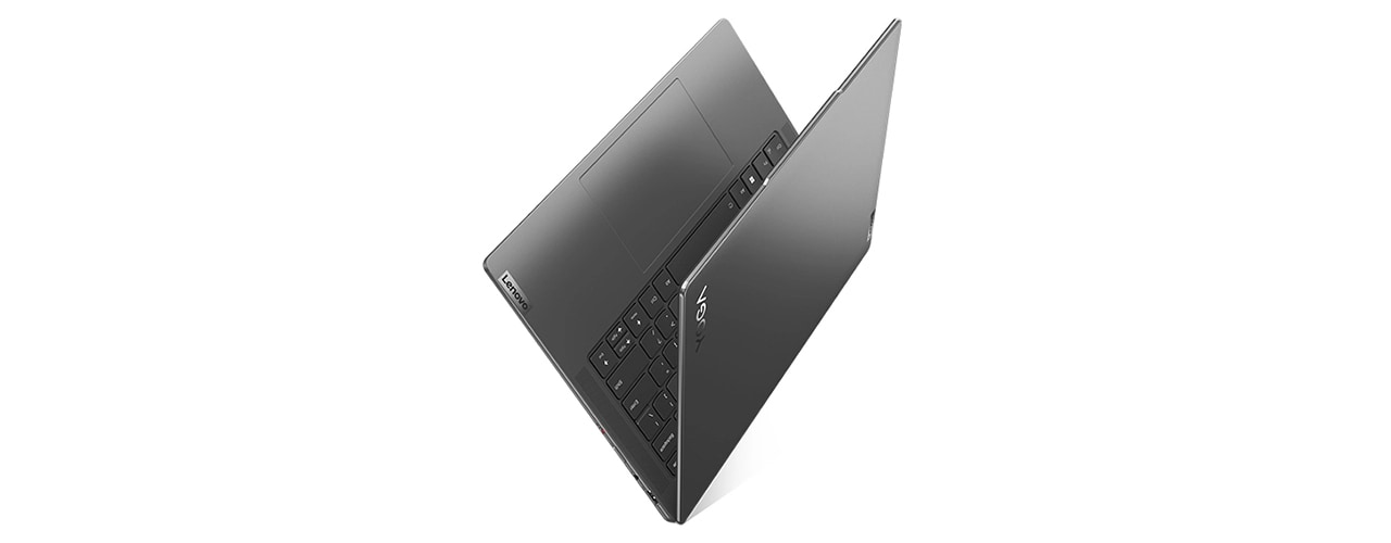 Gros plan du clavier du portable Yoga Pro 7i Gen 8