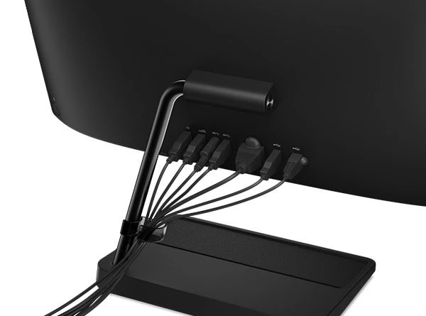 Vue avant du PC tout-en-un IdeaCentre AIO 3i Gen 7 posé sur un bureau.