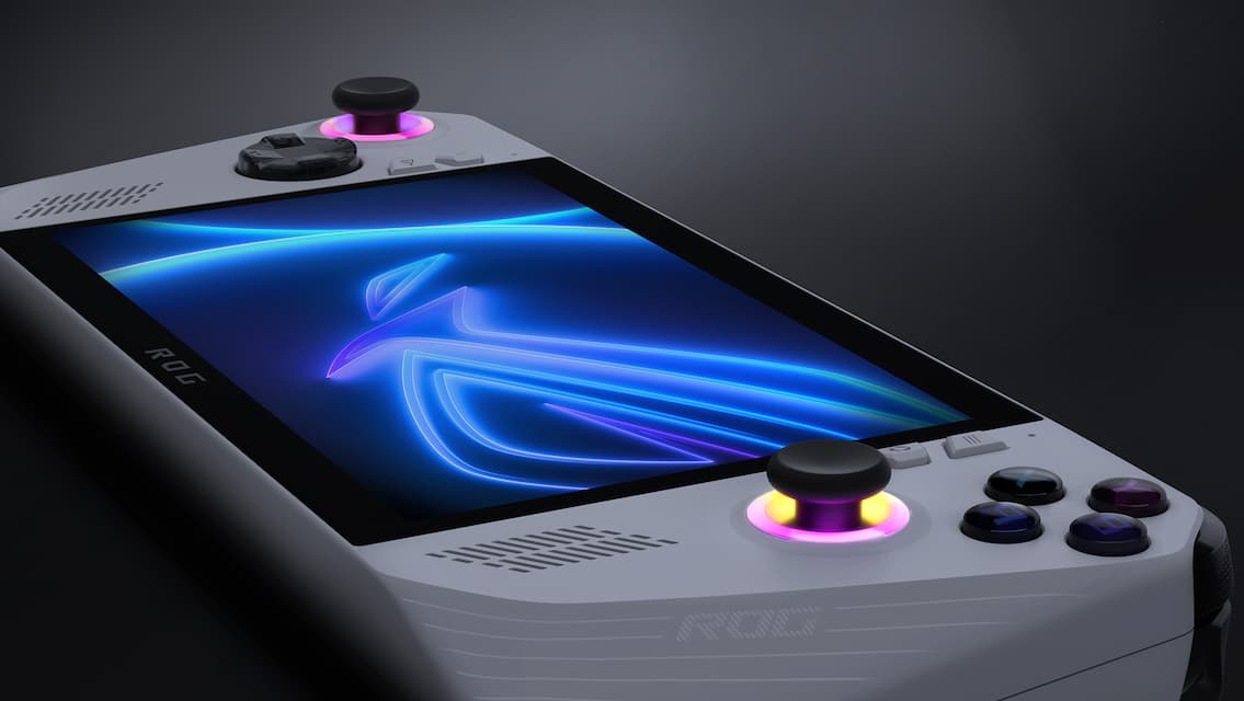 ROG Ally sur une table, avec l'écran et l'éclairage RGB visibles.